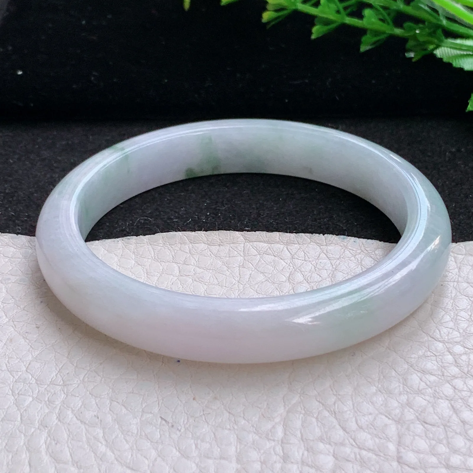 yw5自然光57.5*10.5*7.5平安镯 天然缅甸翡翠a货飘花秀气宽边玉手镯 玉手环