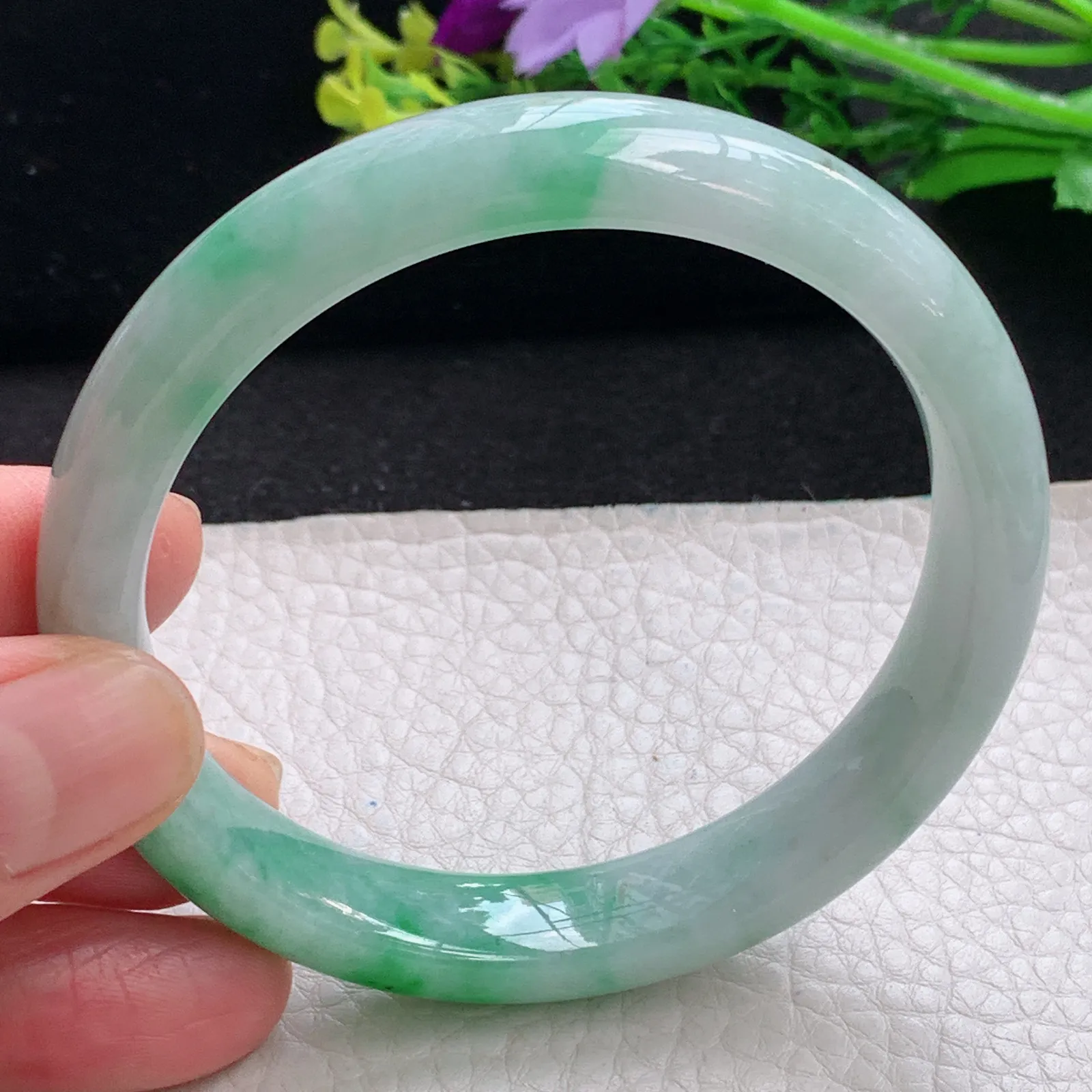 js自然光59*11.5*7.6平安镯 缅甸翡翠a货飘阳绿宽边玉手镯 玉手环