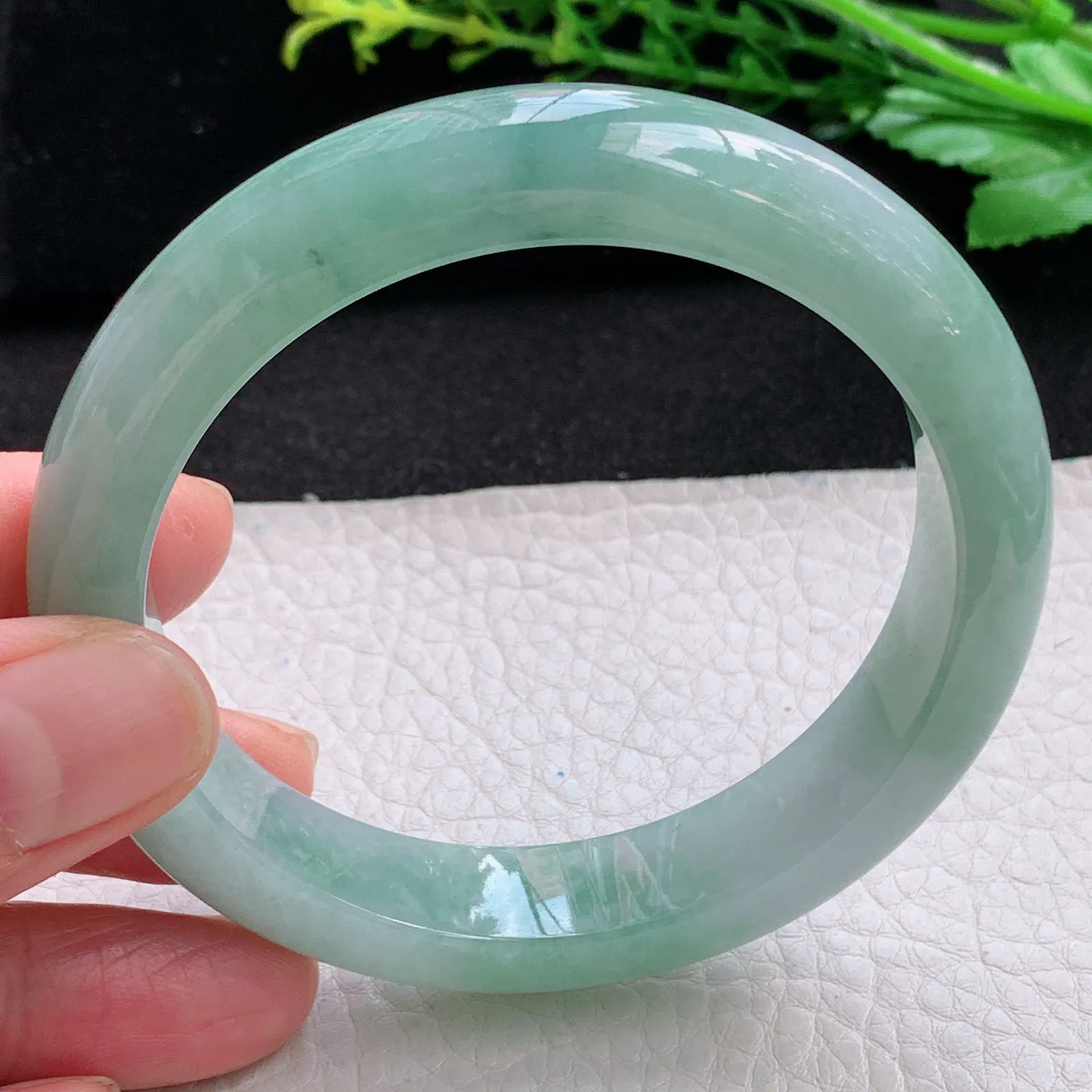yw5自然光58.5*12.6*8.8平安镯 天然缅甸翡翠a货清新宽边玉手镯 玉手环