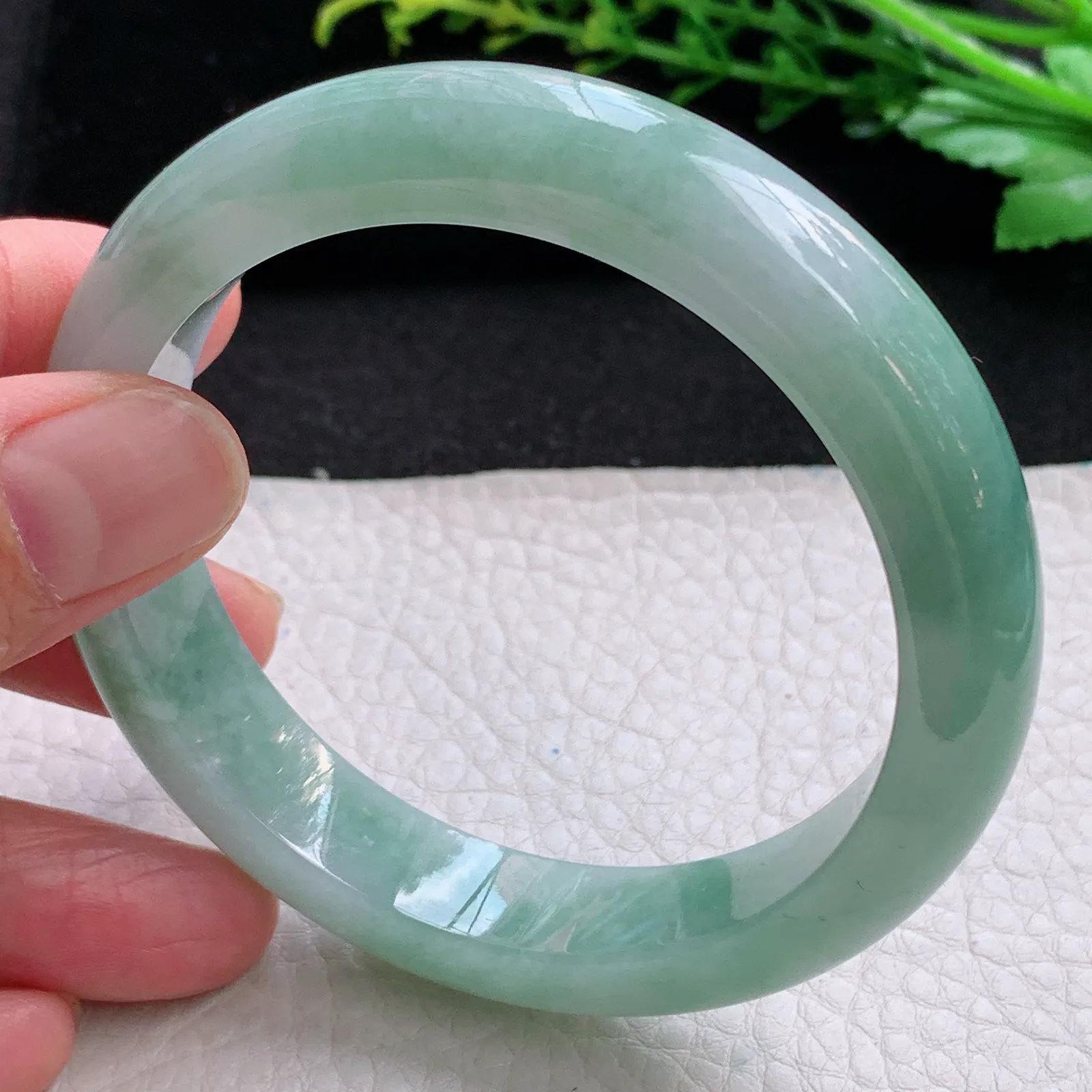 yw5自然光58.5*12.6*8.8平安镯 天然缅甸翡翠a货清新宽边玉手镯 玉手环