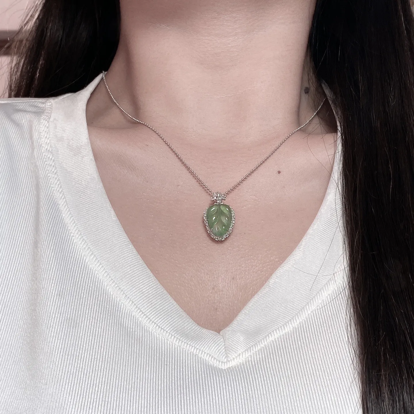 冰种翠绿叶子吊坠 尺寸27.9-15.4-7毫米