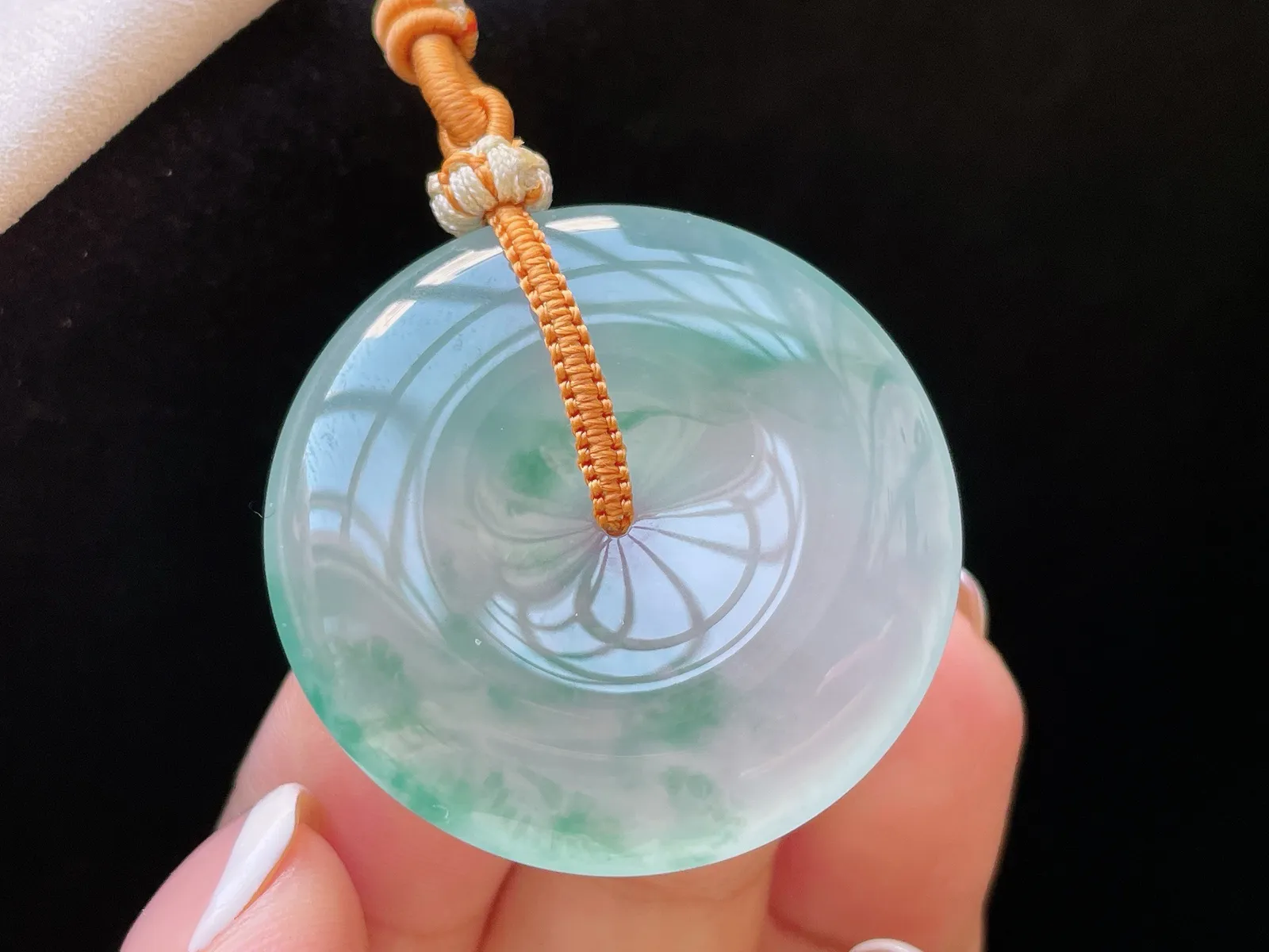 冰种飘花·平安扣

裸35.7-6.2