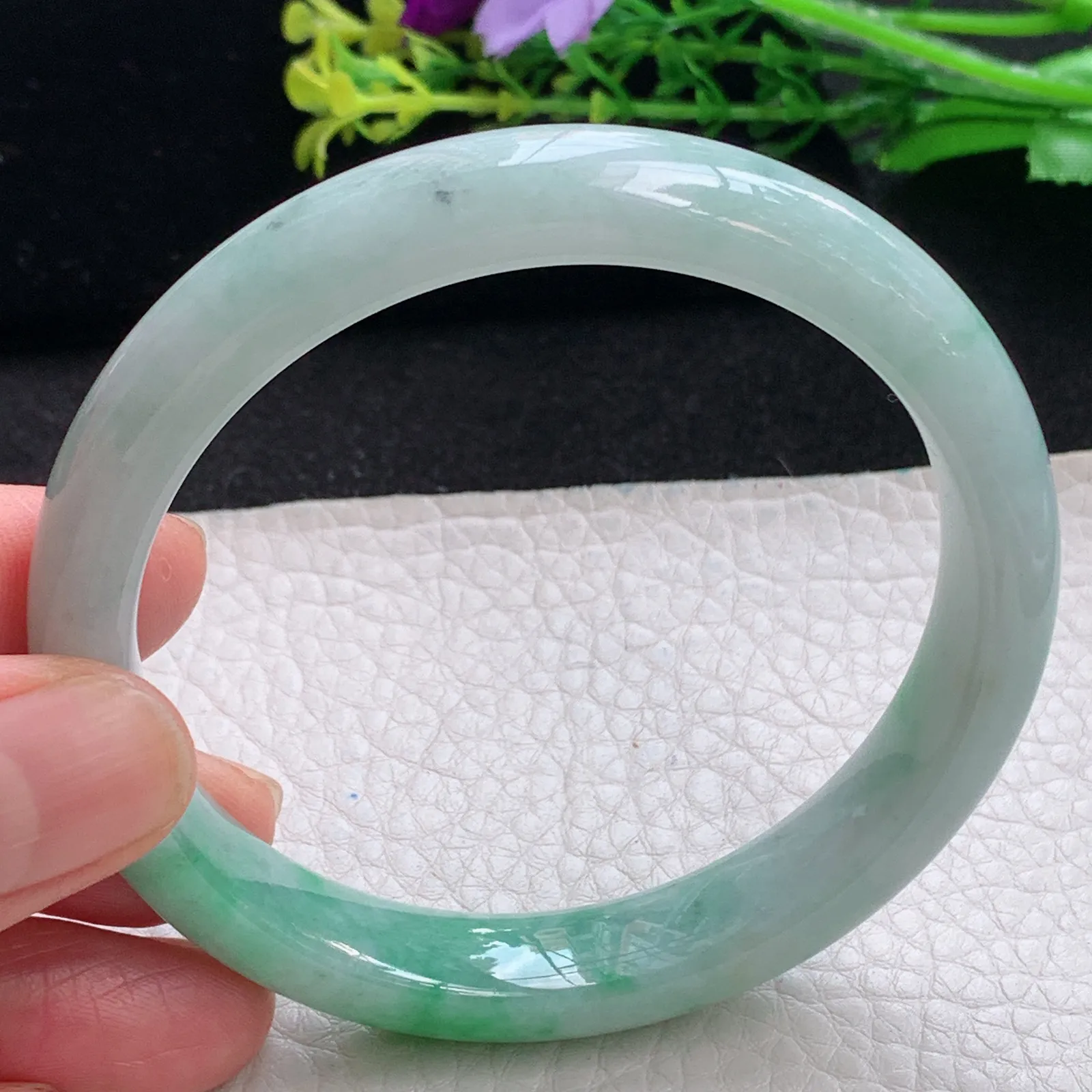 js自然光59*11.5*7.6平安镯 缅甸翡翠a货飘阳绿宽边玉手镯 玉手环