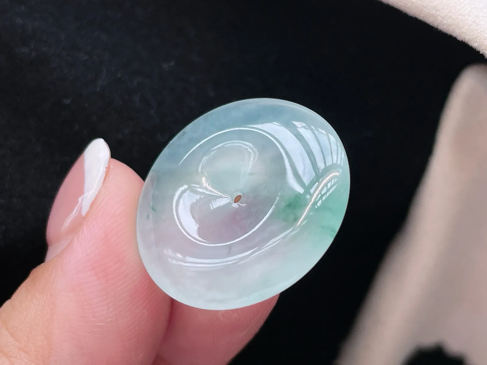 冰种飘花·平安扣

裸24.3-5.2