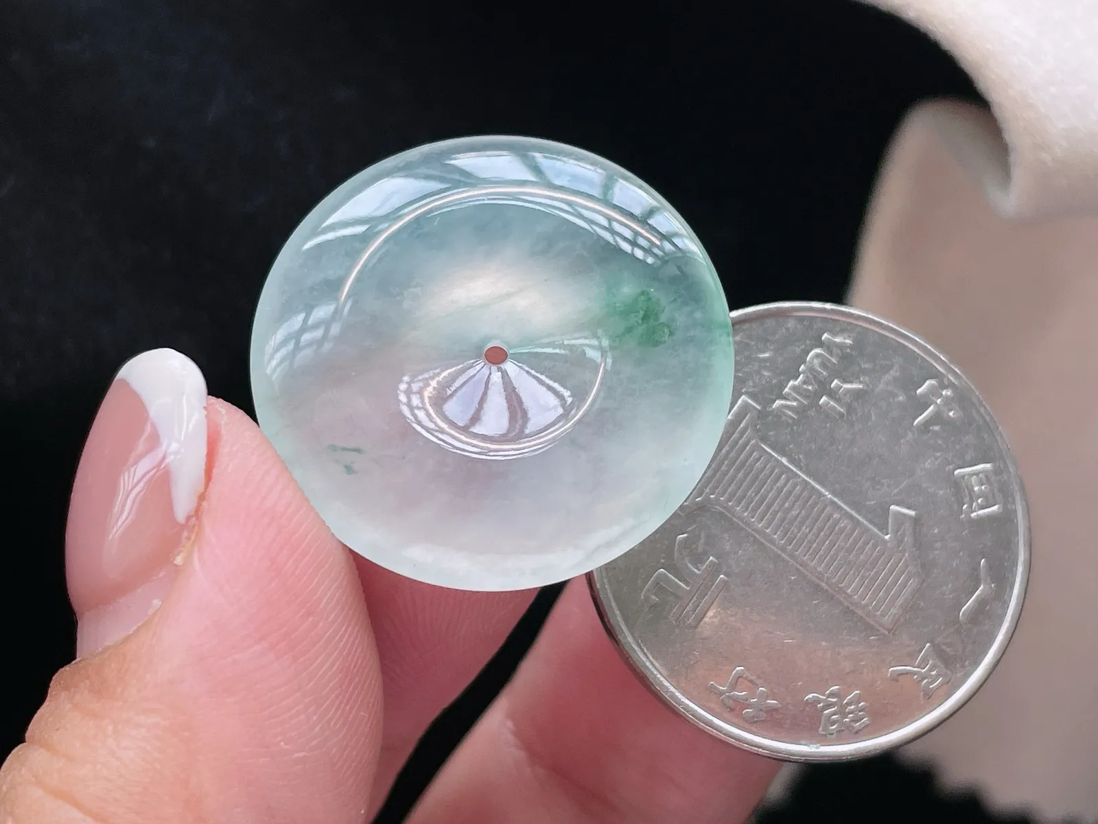 冰种飘花·平安扣

裸24.3-5.2