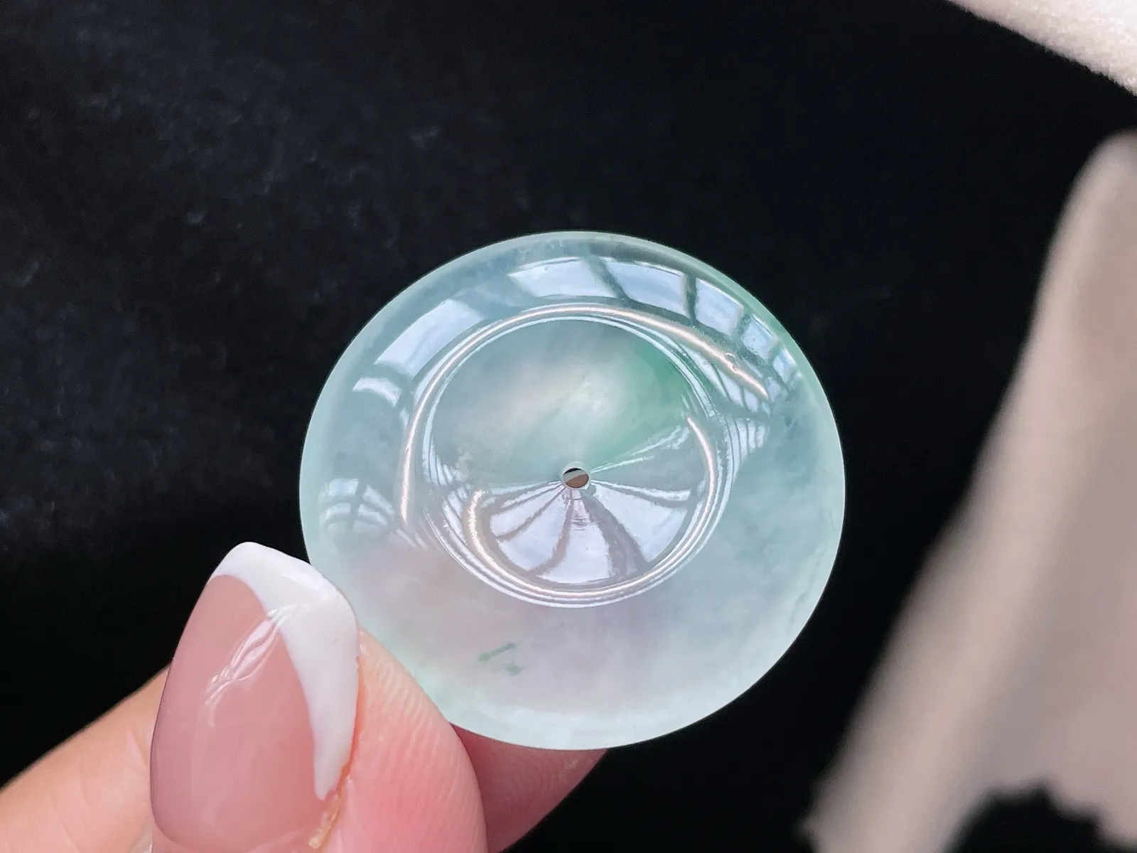 冰种飘花·平安扣

裸24.3-5.2