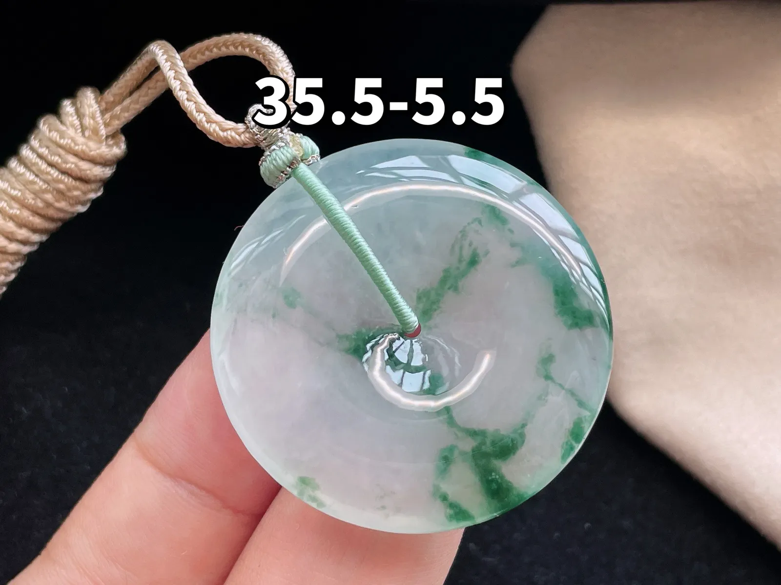 冰种飘花·平安扣

裸35.5-5.5