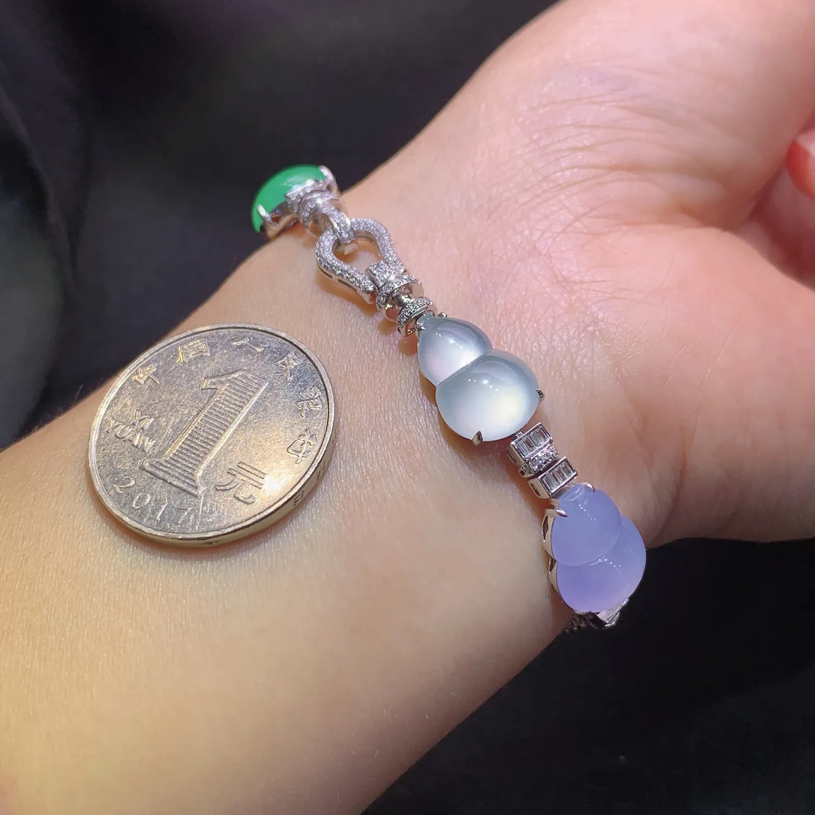 冰种三彩葫芦手链，18k金镶嵌，款式精美，冰润色阳，种水足 尺寸14.1*9.5*3.5