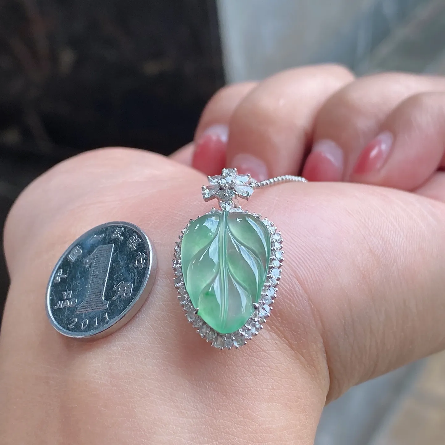 冰种翠绿叶子吊坠 尺寸27.9-15.4-7毫米