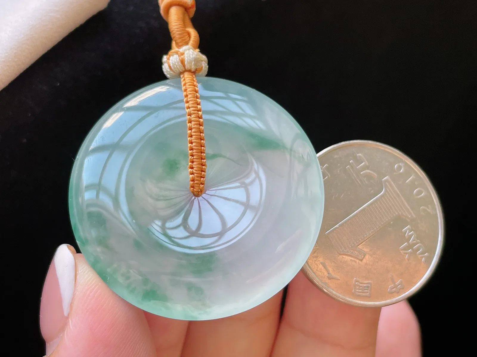 冰种飘花·平安扣

裸35.7-6.2