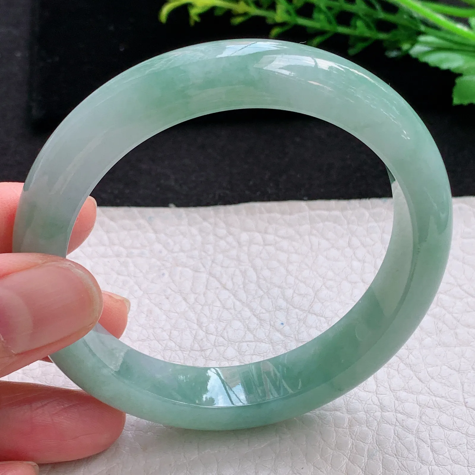 yw5自然光58.5*12.6*8.8平安镯 天然缅甸翡翠a货清新宽边玉手镯 玉手环