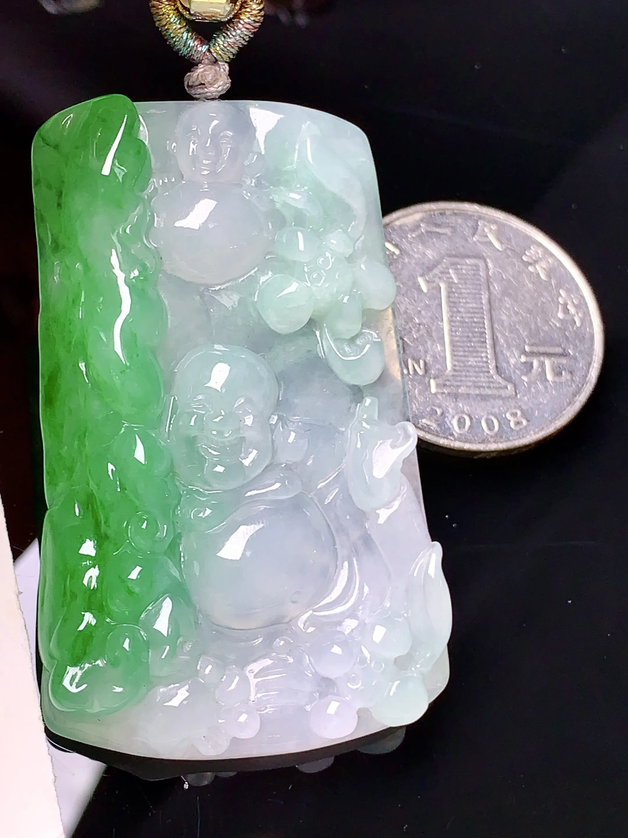 飘绿多仔多福佛公吊坠 玉质细腻 色泽清新艳丽 整体尺寸51*31.8*7.6