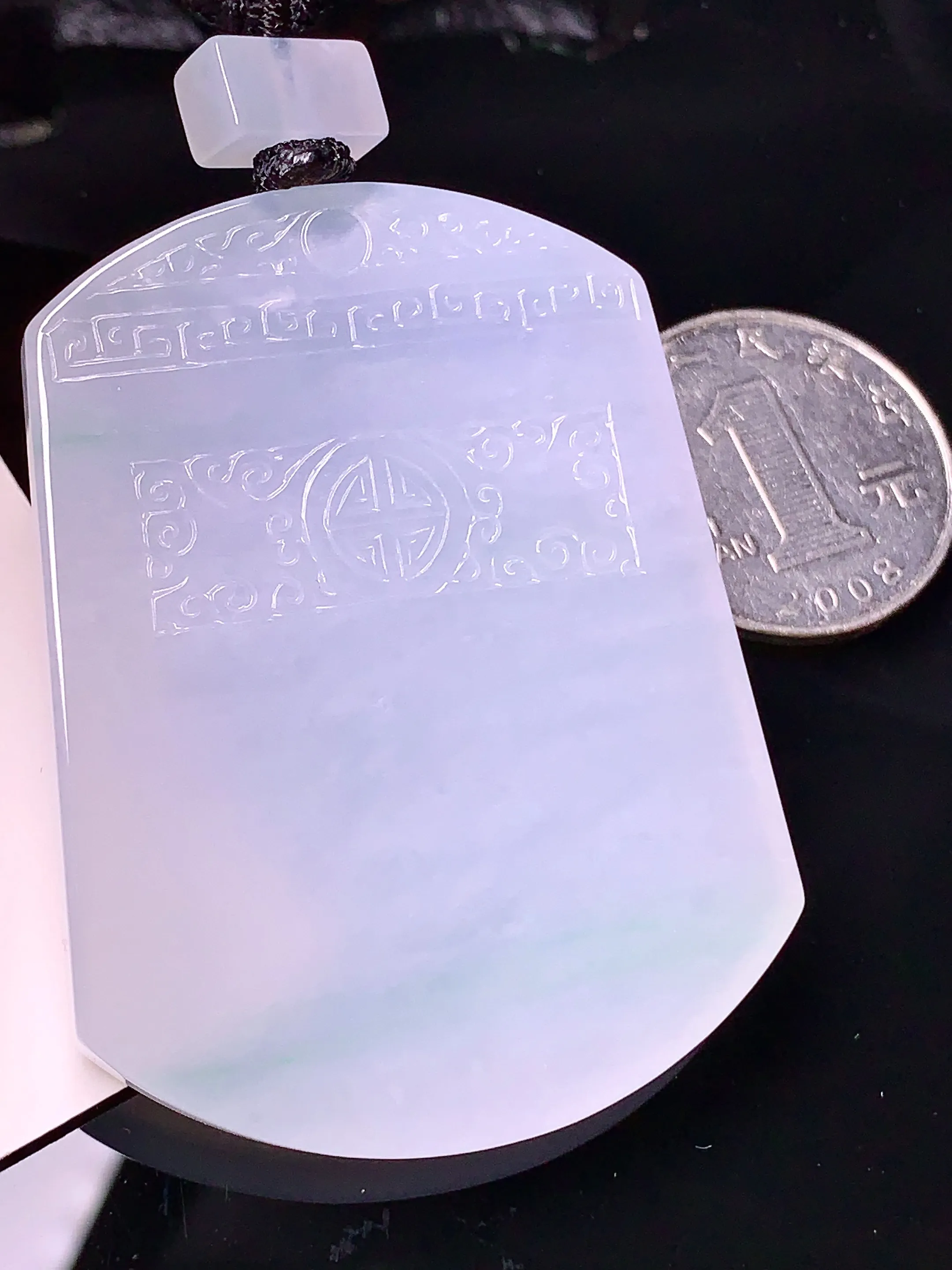 飘绿无事牌吊坠 玉质细腻 色泽清新艳丽 整体尺寸56*42.8*5.6