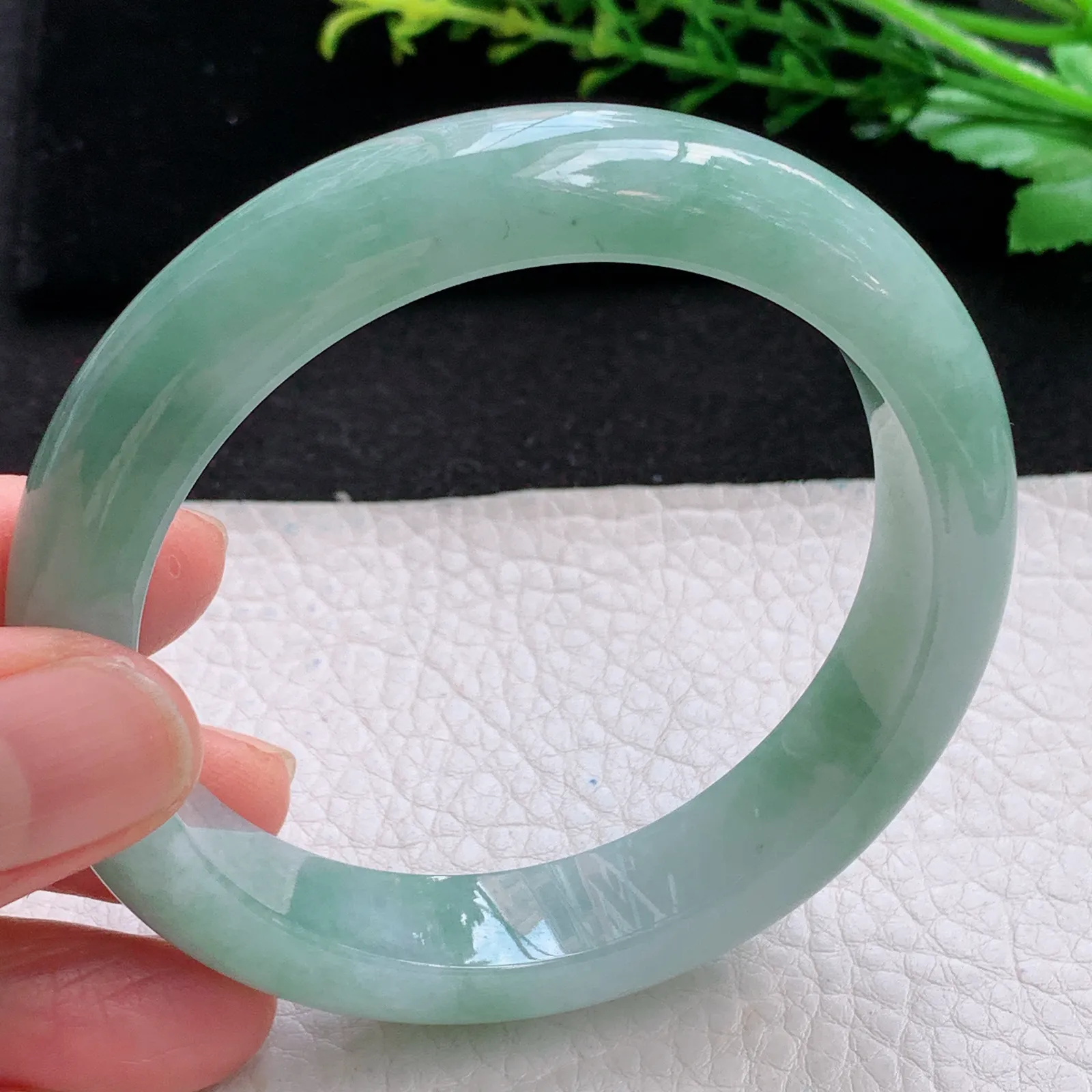 yw5自然光58.5*12.6*8.8平安镯 天然缅甸翡翠a货清新宽边玉手镯 玉手环