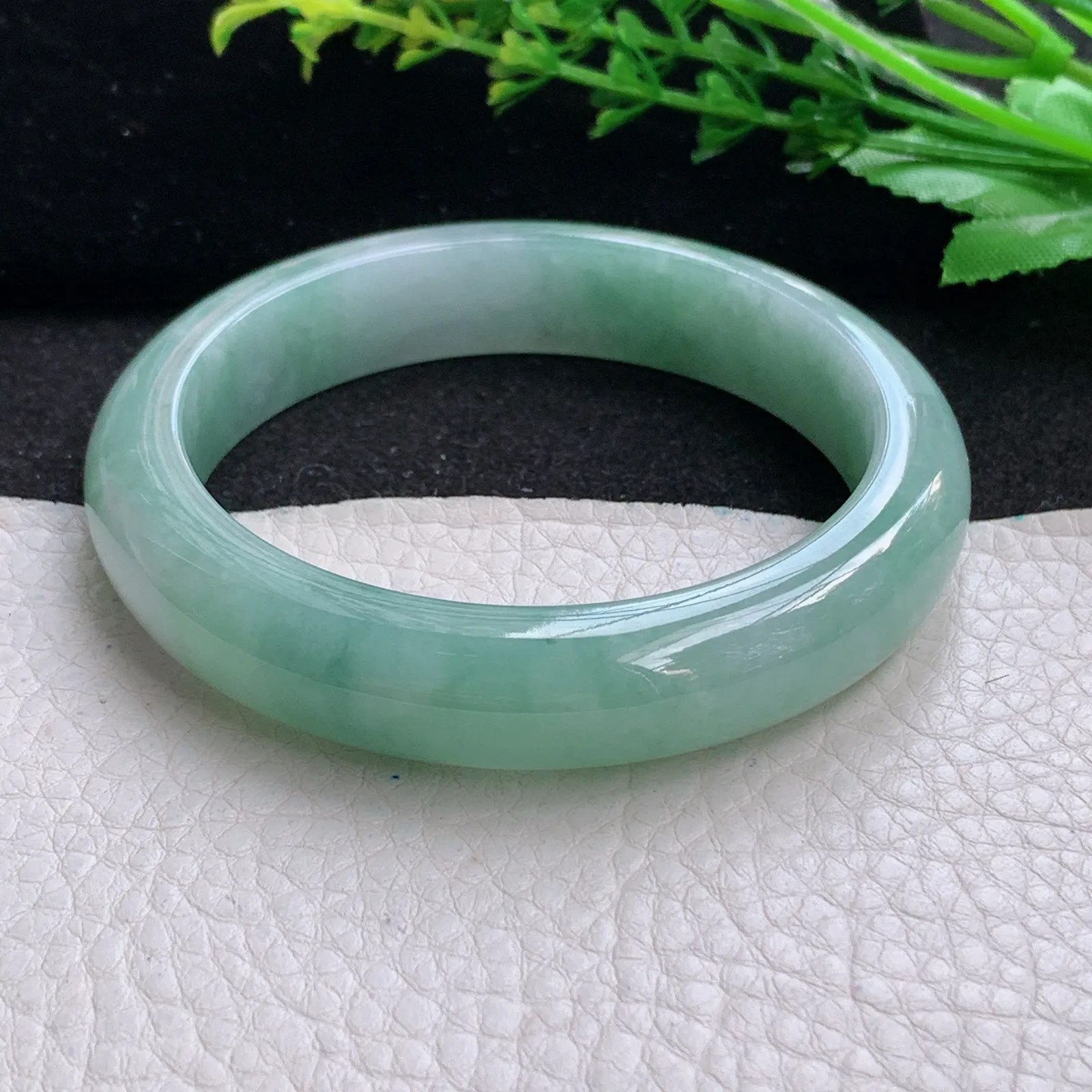 yw5自然光58.5*12.6*8.8平安镯 天然缅甸翡翠a货清新宽边玉手镯 玉手环