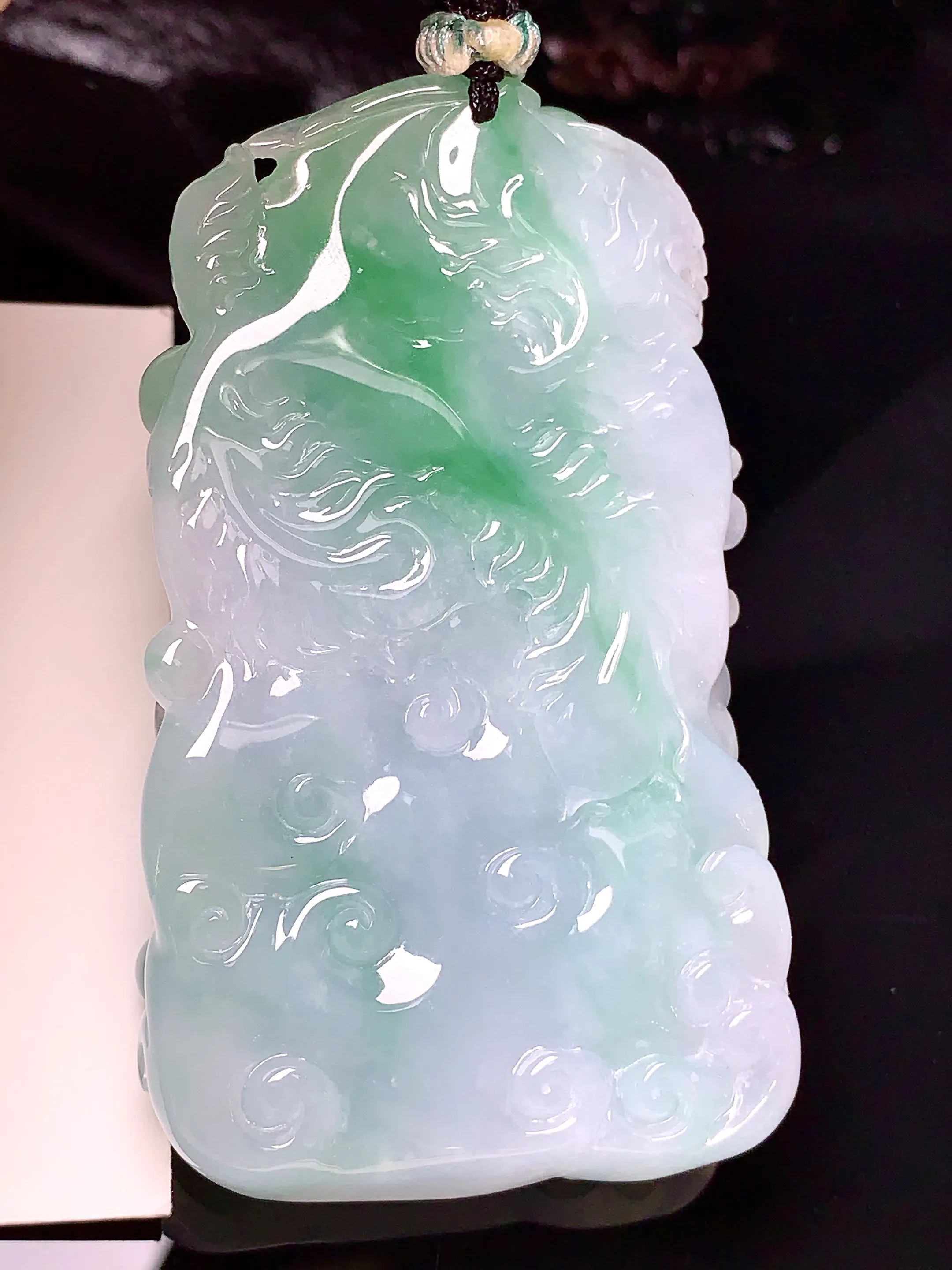 飘绿度母观音吊坠 玉质细腻 色泽清新艳丽 整体尺寸68.5*41*12