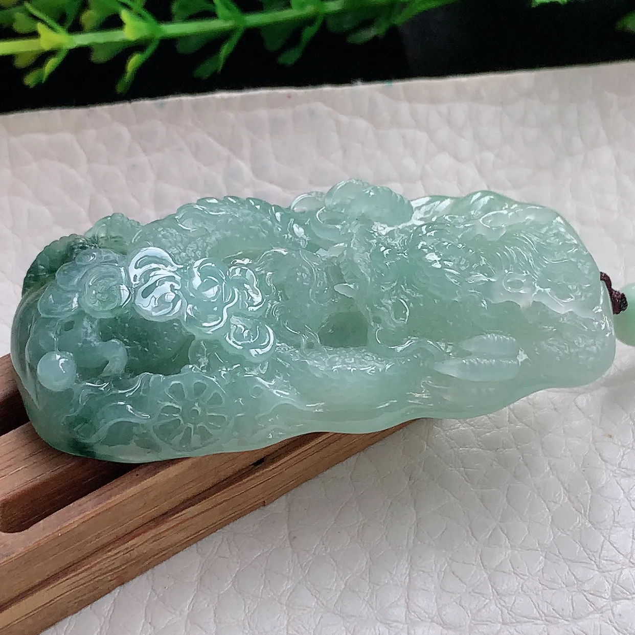 ktj实拍59*28*10.2缅甸翡翠冰飘花龙牌吊坠飞龙在天吉祥瑞兽龙