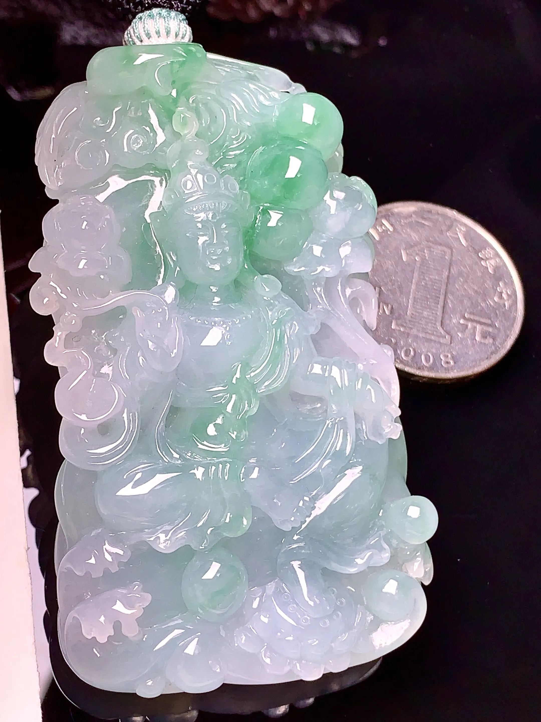 飘绿度母观音吊坠 玉质细腻 色泽清新艳丽 整体尺寸68.5*41*12