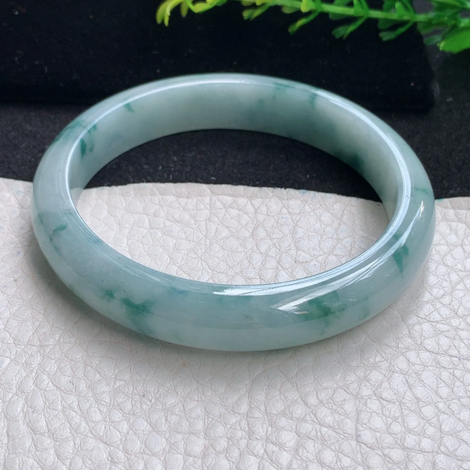 js自然光58*11.6*7平安镯 缅甸翡翠a货灵动飘花宽边玉手镯 玉手环