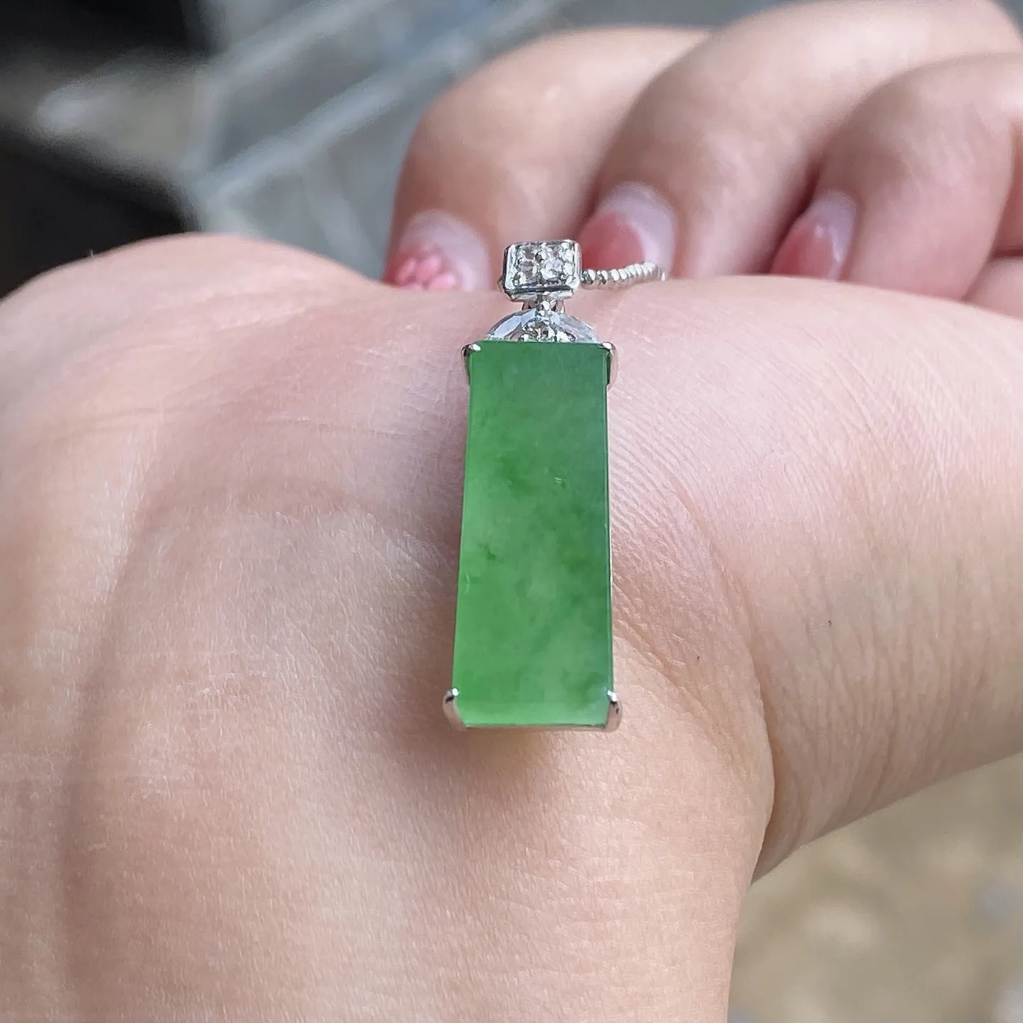 冰种带色无事牌吊坠 尺寸28.9-7.7-4.6毫米