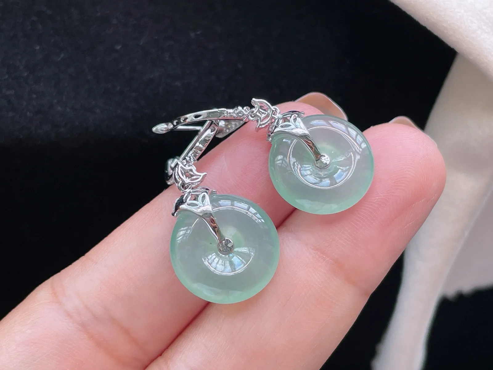 18K 冰种晴水·平安扣耳坠

整35.8-14.6-4.3