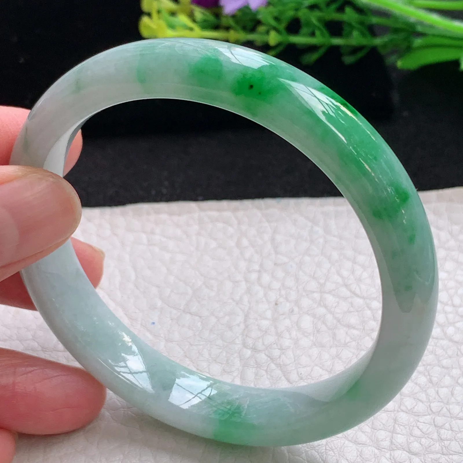 js自然光59*11.5*7.6平安镯 缅甸翡翠a货飘阳绿宽边玉手镯 玉手环