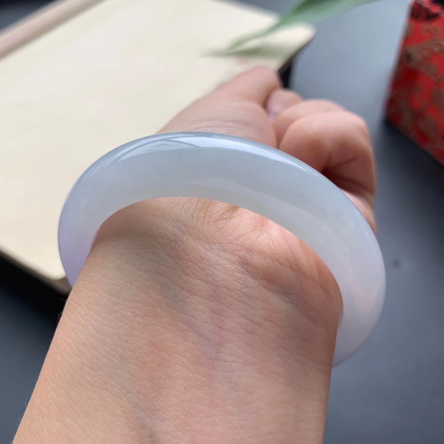 55.3圈口紫罗兰贵妃手镯 尺寸：55.3-50.5-11.2-7.8，无纹裂，细腻光滑，色泽仙美