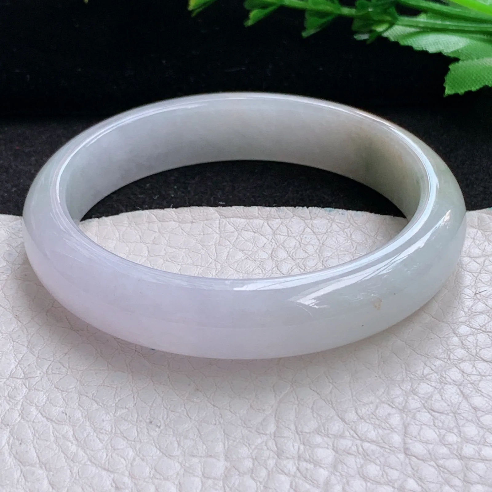 yw5自然光54*12*7.5平安镯 特色缅甸翡翠a货飘花秀气宽边玉手镯 玉手环