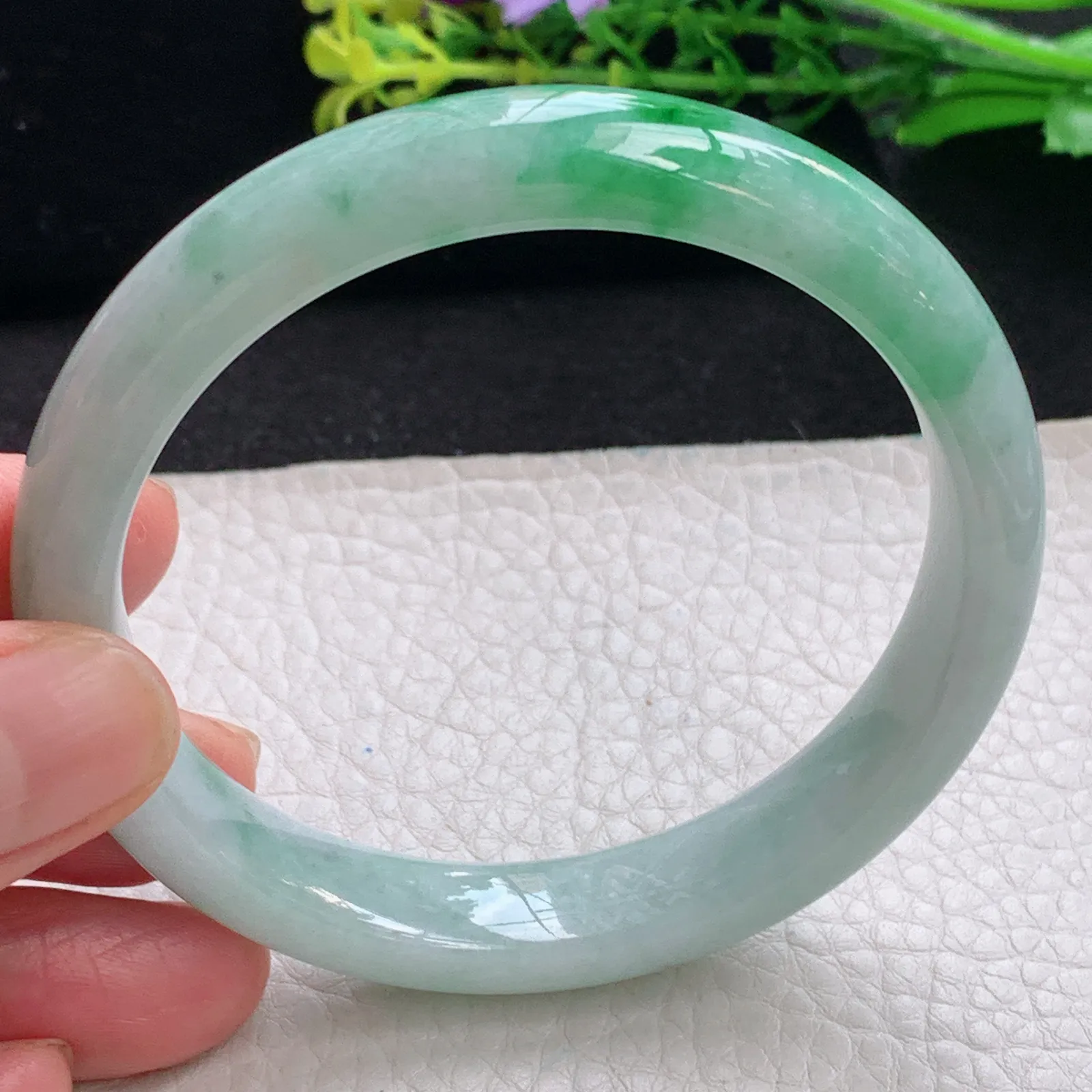 js自然光59*11.5*7.6平安镯 缅甸翡翠a货飘阳绿宽边玉手镯 玉手环