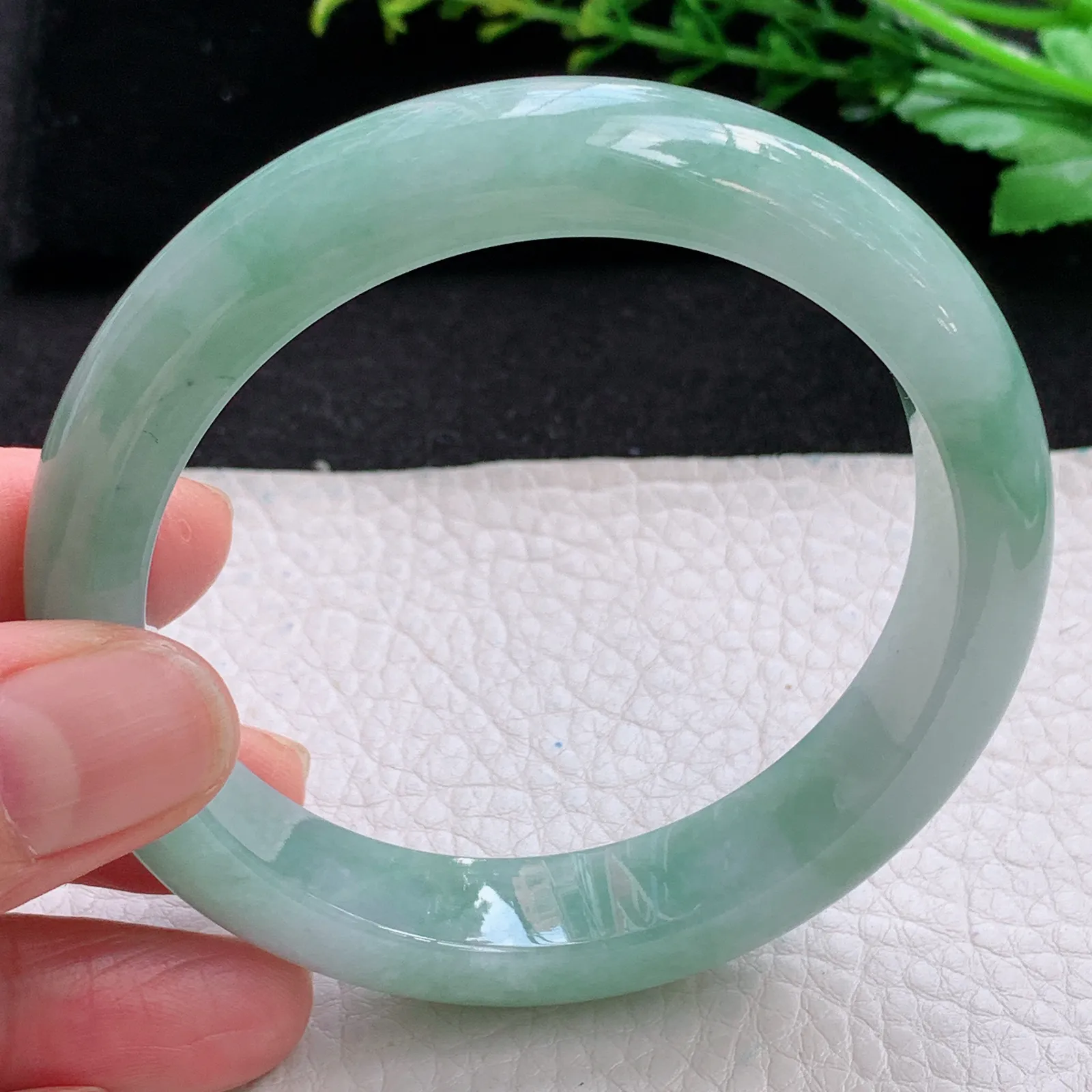 yw5自然光58.5*12.6*8.8平安镯 天然缅甸翡翠a货清新宽边玉手镯 玉手环