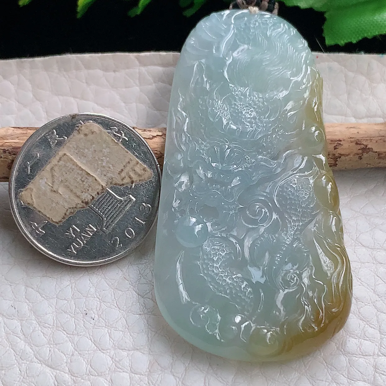 yl实拍61.8*31*7缅甸翡翠圆冰透双彩龙牌吊坠