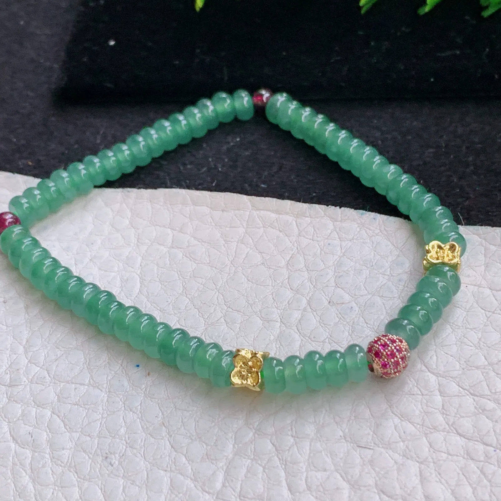 Zz天然翡翠冰晴水绿算盘珠手串 精美女生小手链diy珠串直径约5.5mm ,一串的价，配珠配件为装饰品