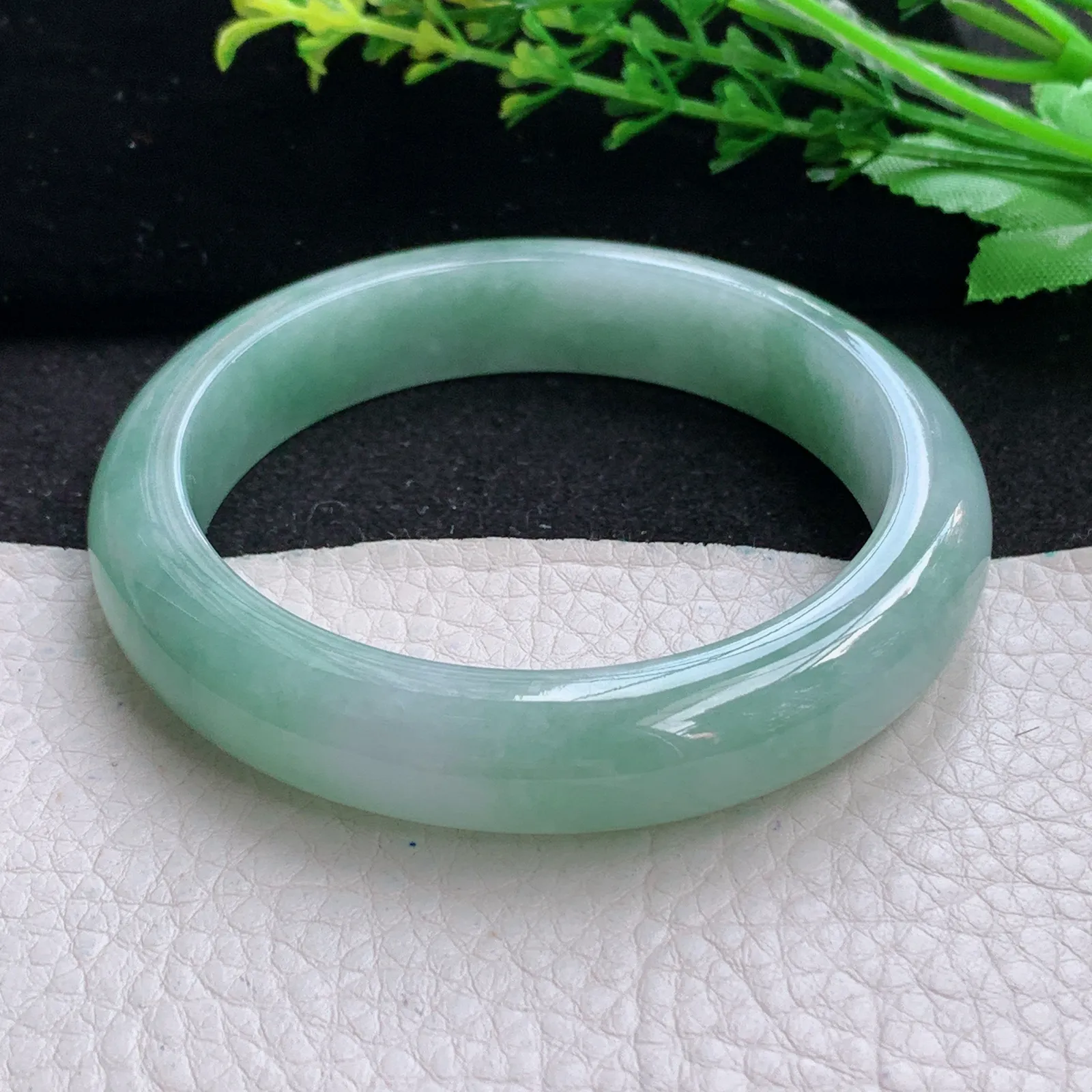 yw5自然光58.5*12.6*8.8平安镯 天然缅甸翡翠a货清新宽边玉手镯 玉手环