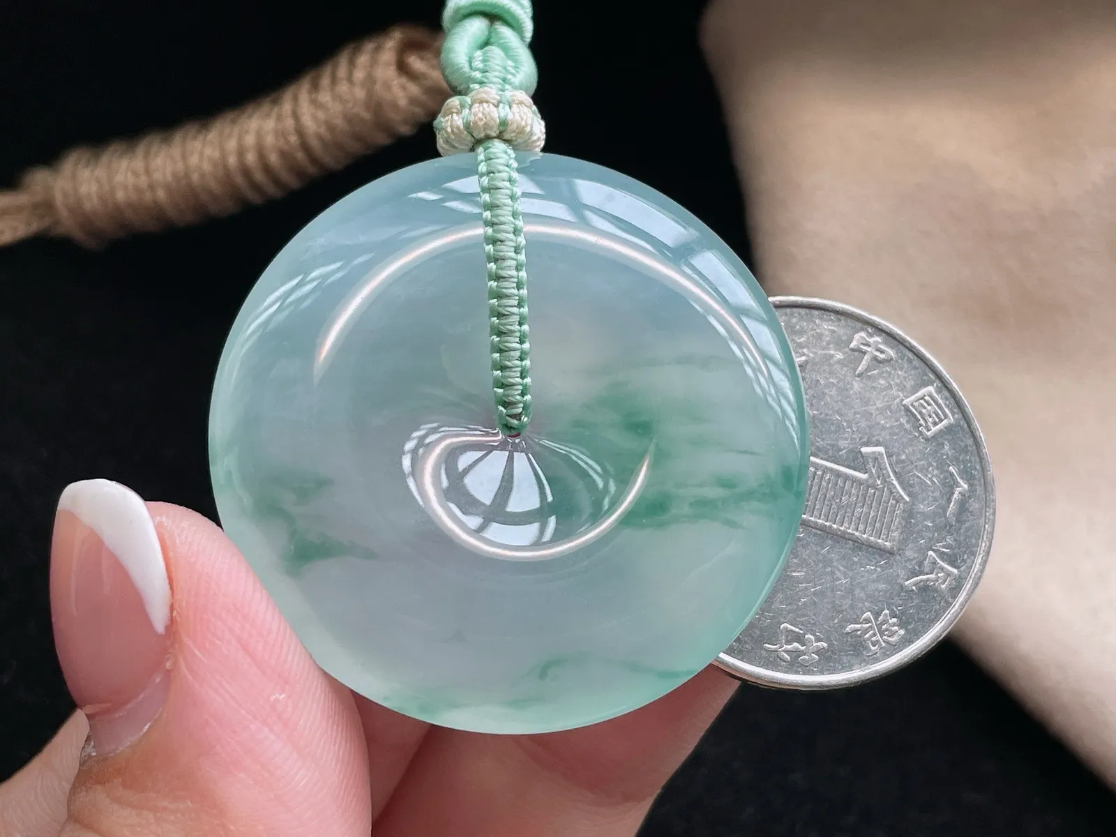 冰种飘花·平安扣

裸35.8-6.1