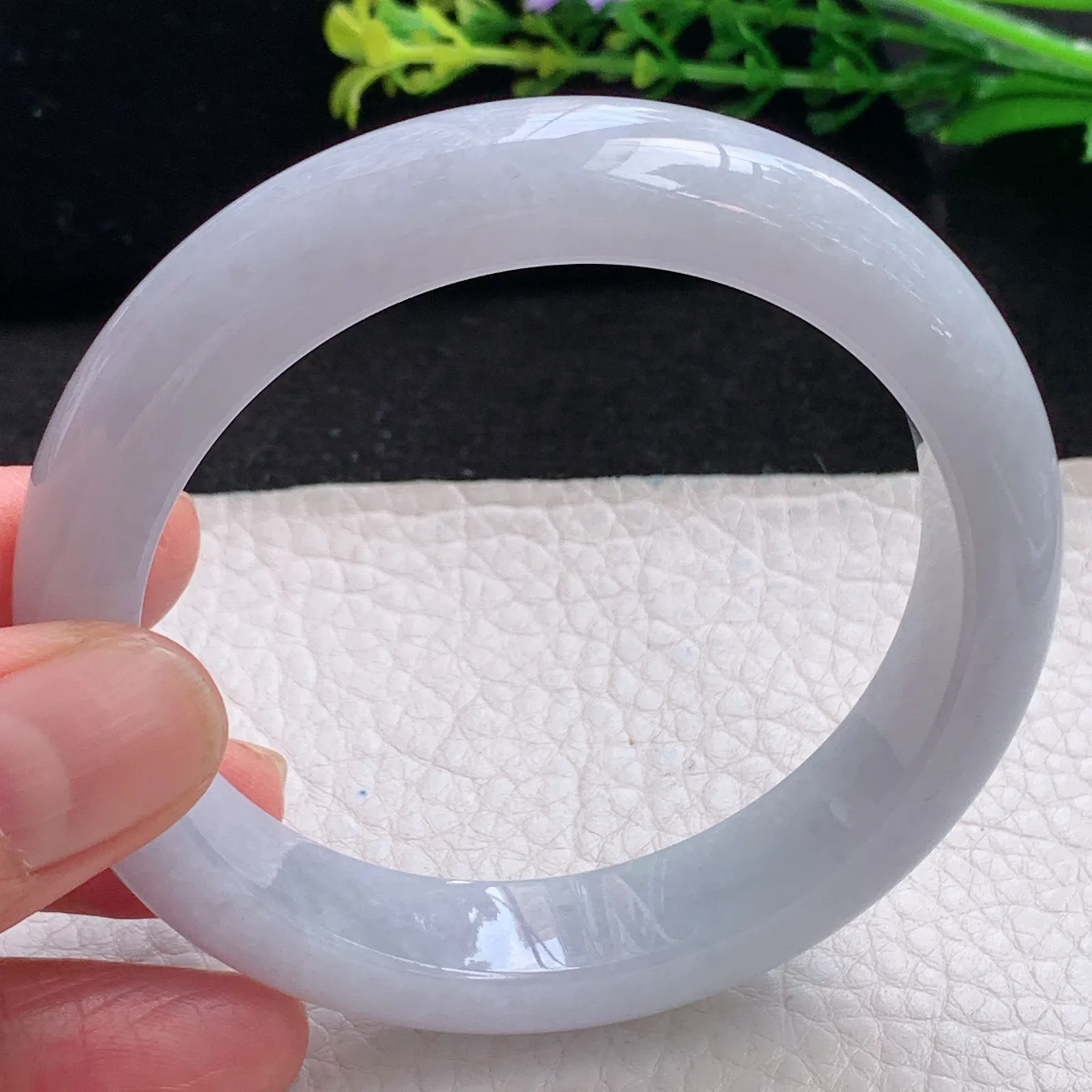 hy自然光57*12.8*8.6平安镯 缅甸翡翠a货淡紫底宽边玉手镯 玉手环