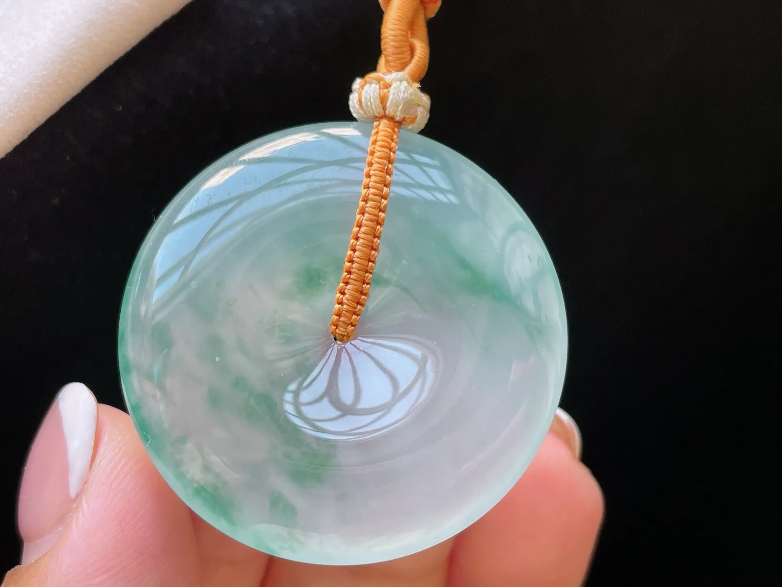 冰种飘花·平安扣

裸35.7-6.2