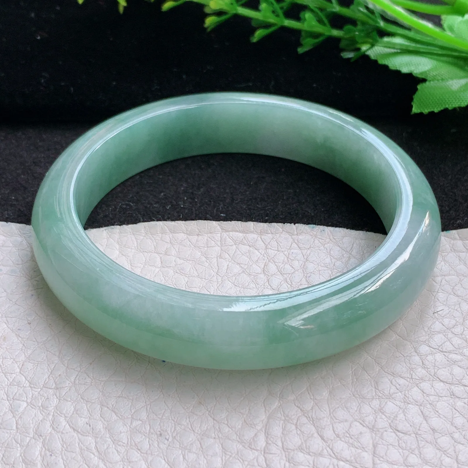 yw5自然光58.5*12.6*8.8平安镯 天然缅甸翡翠a货清新宽边玉手镯 玉手环