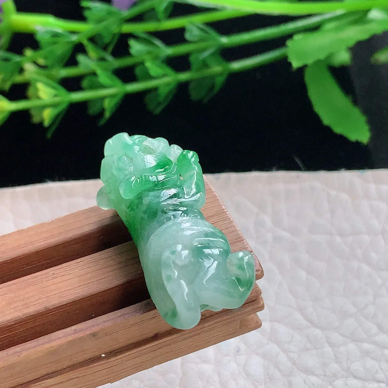 yl实拍31.8*12.4*12.2缅甸翡翠飘阳绿虎虎生威玉坠立体生肖项坠