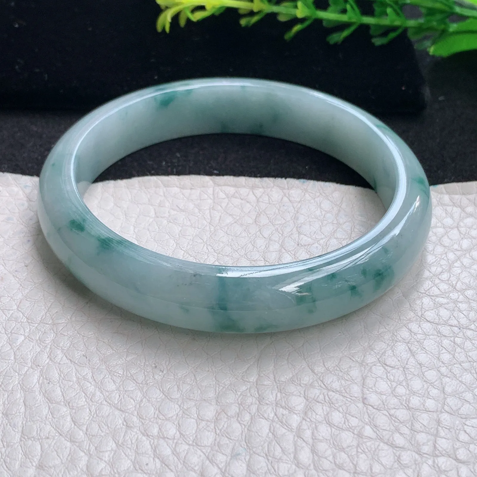 js自然光58*11.6*7平安镯 缅甸翡翠a货灵动飘花宽边玉手镯 玉手环