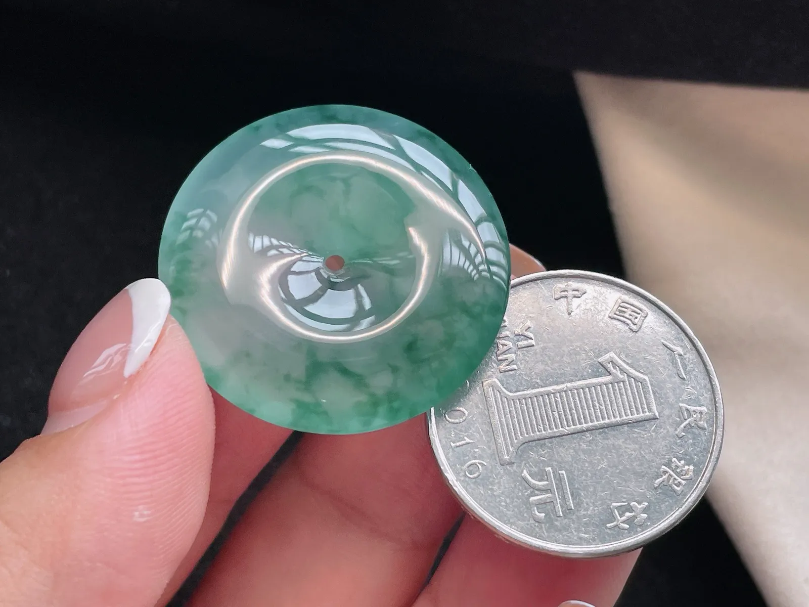 冰种飘花·平安扣

裸29.6-5.3