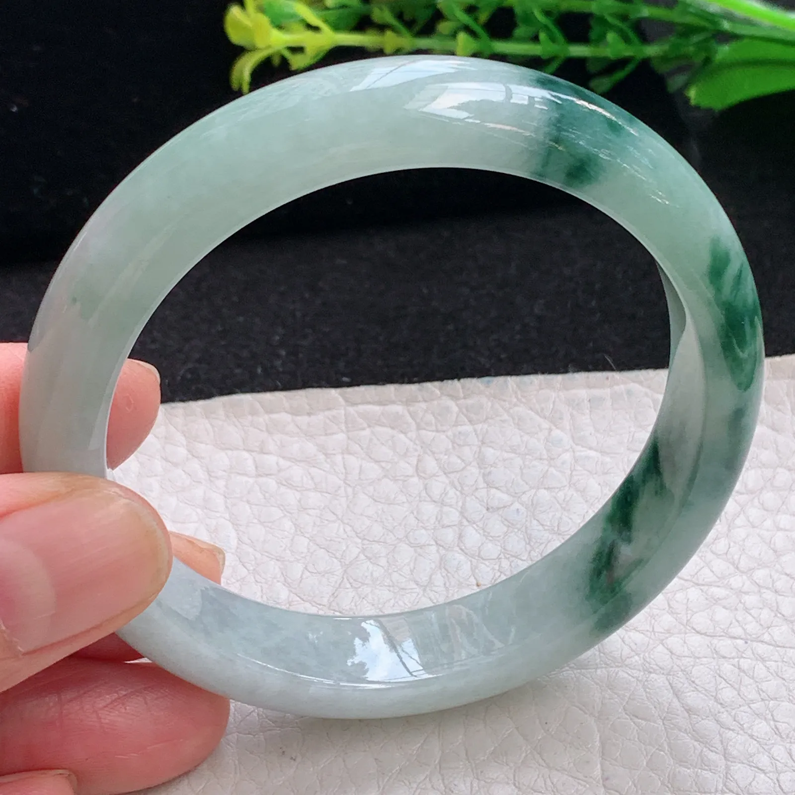 js自然光57*12*7.8平安镯 缅甸翡翠a货秀美飘花宽边玉手镯 玉手环