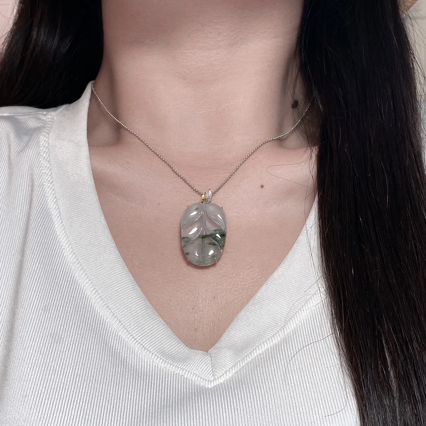 冰种飘花叶子吊坠 尺寸43.9-22.5-6.7毫米