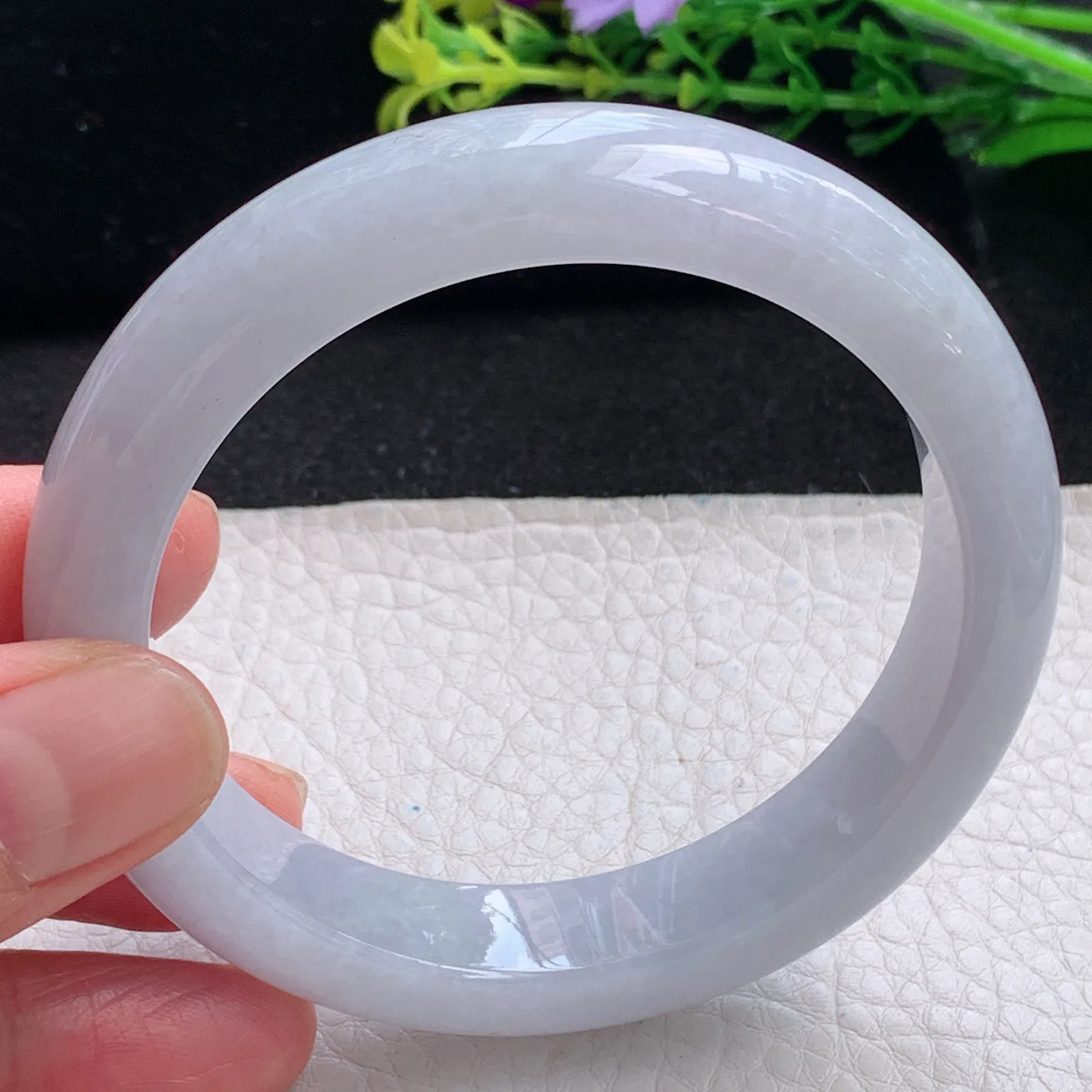 hy自然光57*12.8*8.6平安镯 缅甸翡翠a货淡紫底宽边玉手镯 玉手环