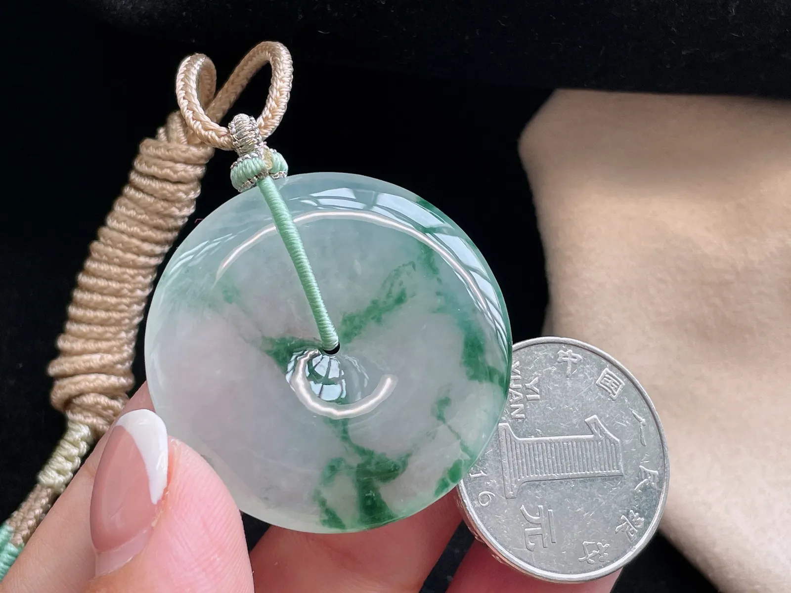 冰种飘花·平安扣

裸35.5-5.5