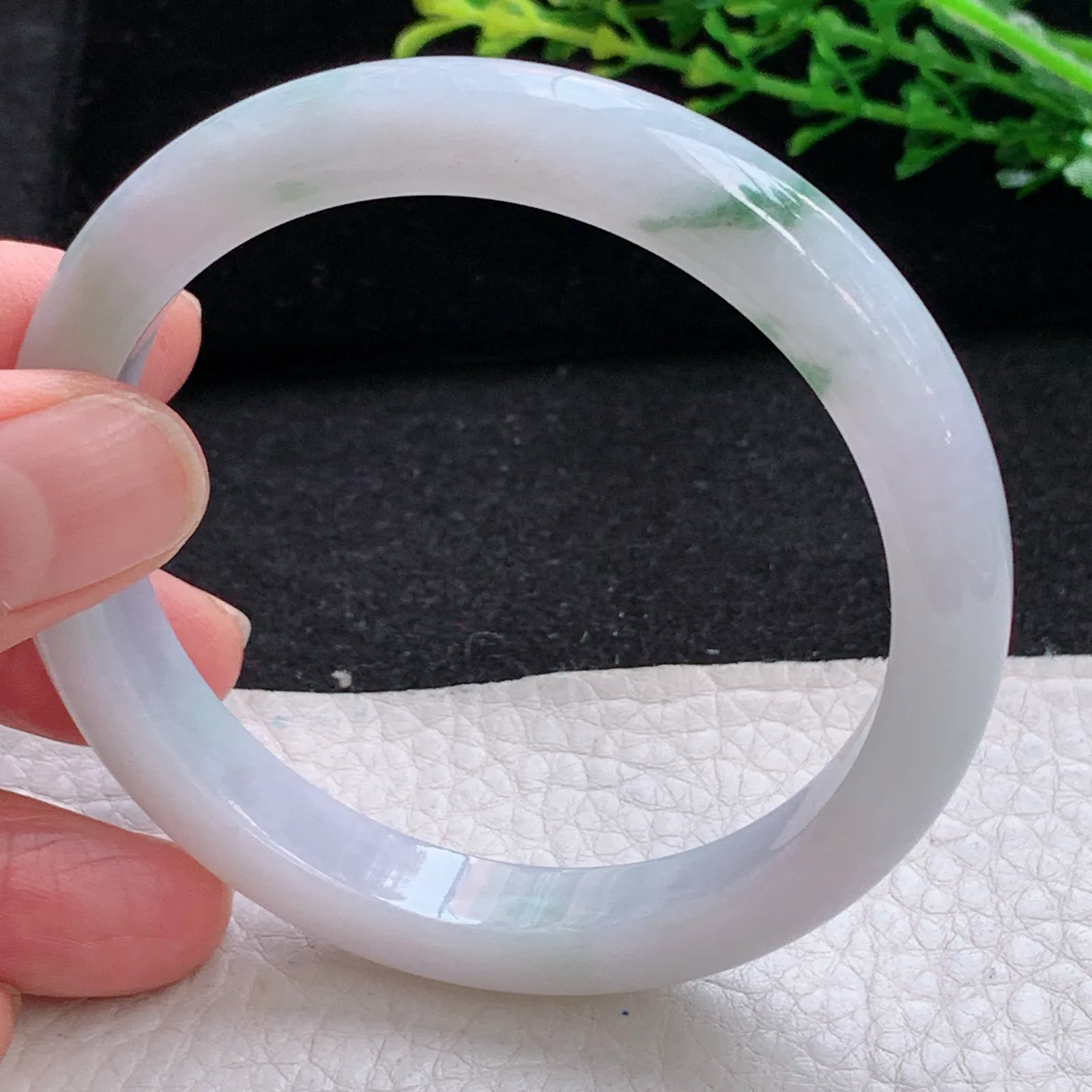 yw5自然光57.5*10.5*7.5平安镯 天然缅甸翡翠a货飘花秀气宽边玉手镯 玉手环