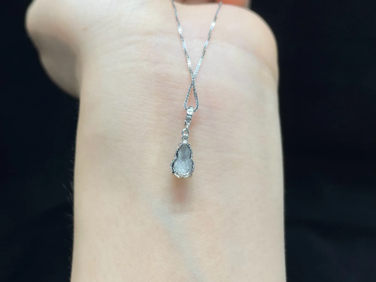 万能扣 阳绿 葫芦 

18k金镶嵌