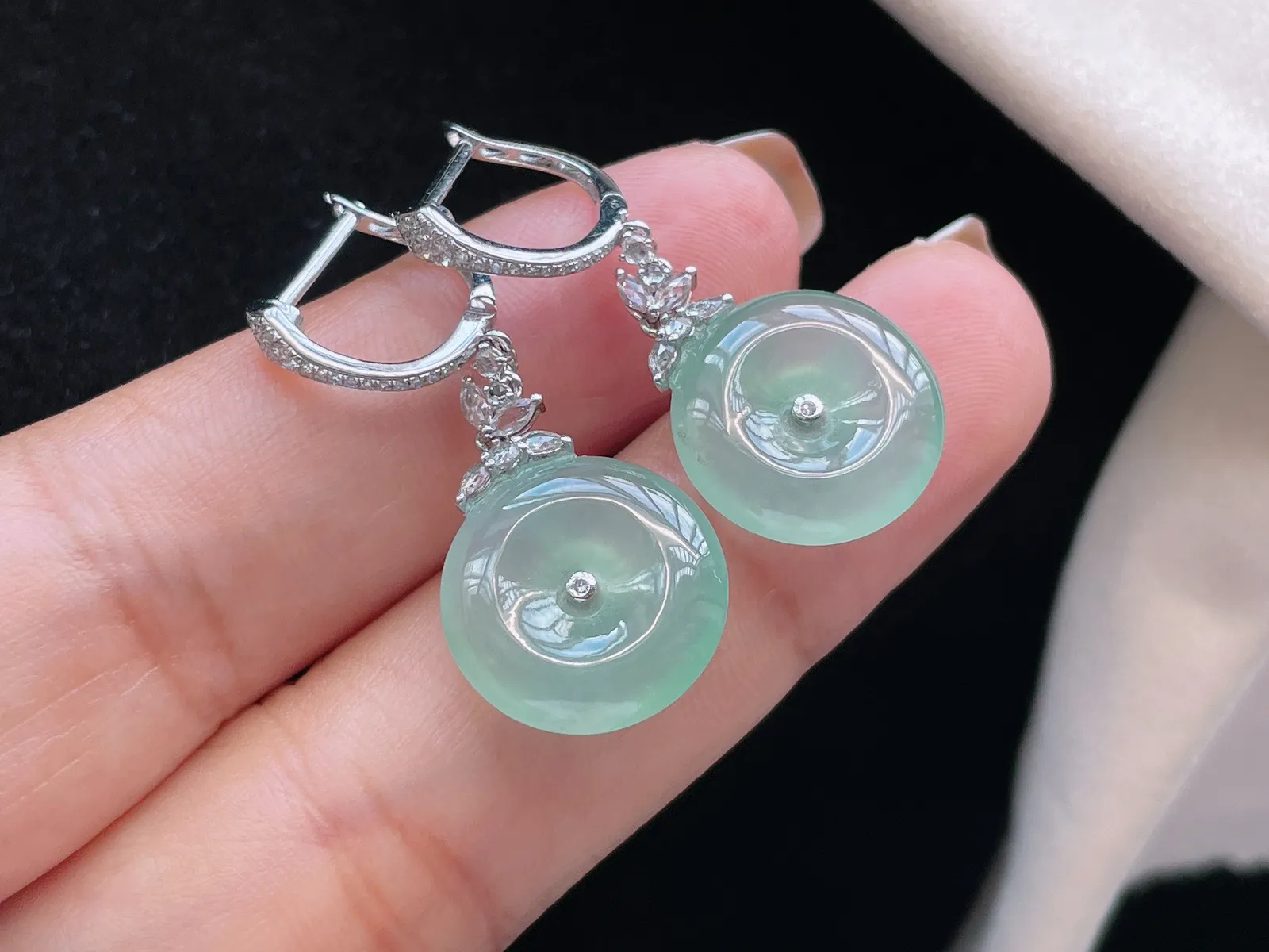 18K 冰种晴水·平安扣耳坠

整35.8-14.6-4.3