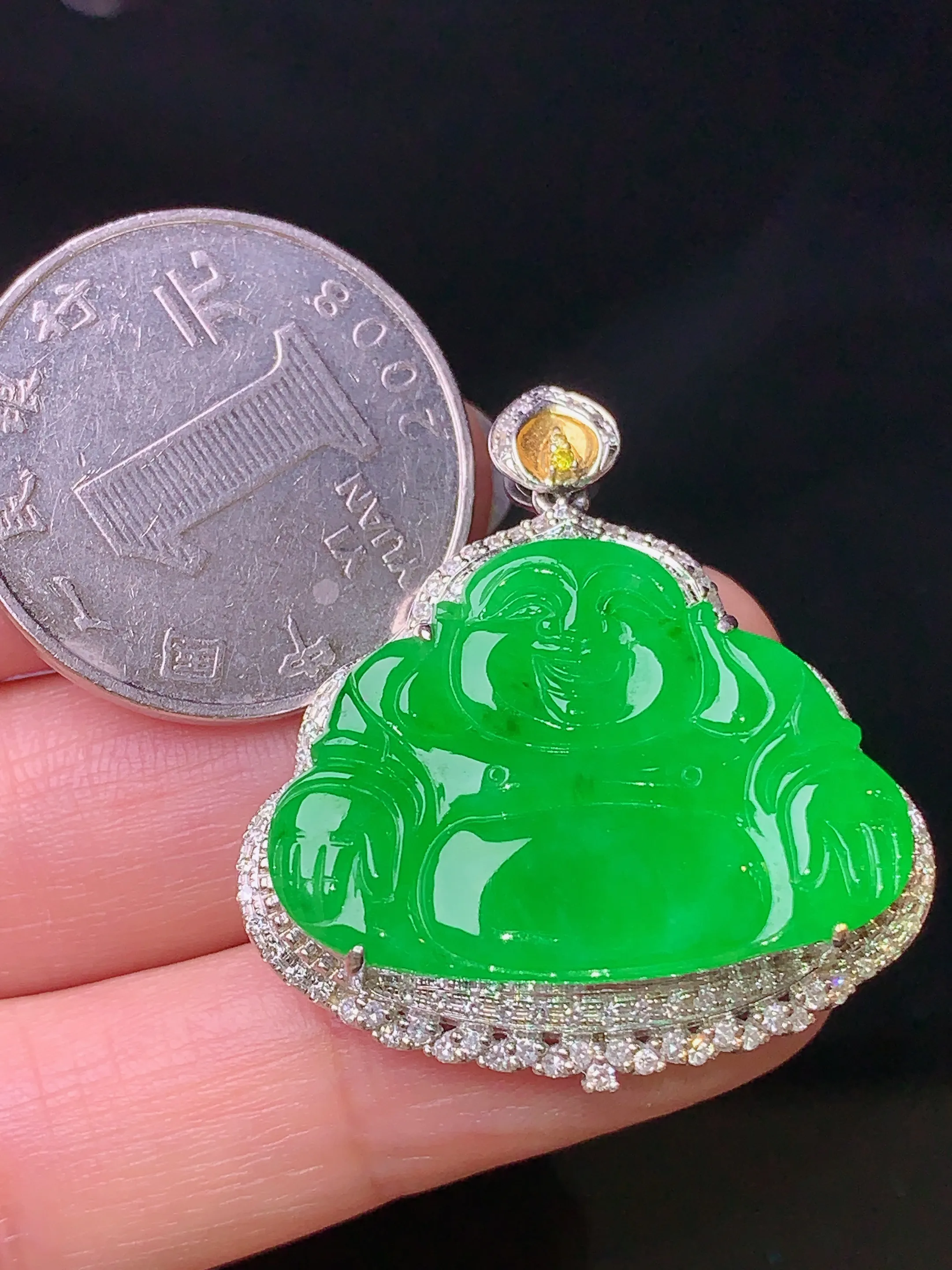 18k金钻镶嵌翠绿佛公吊坠 玉质细腻 色泽清新艳丽 整体尺寸34.5*31.3*8.2