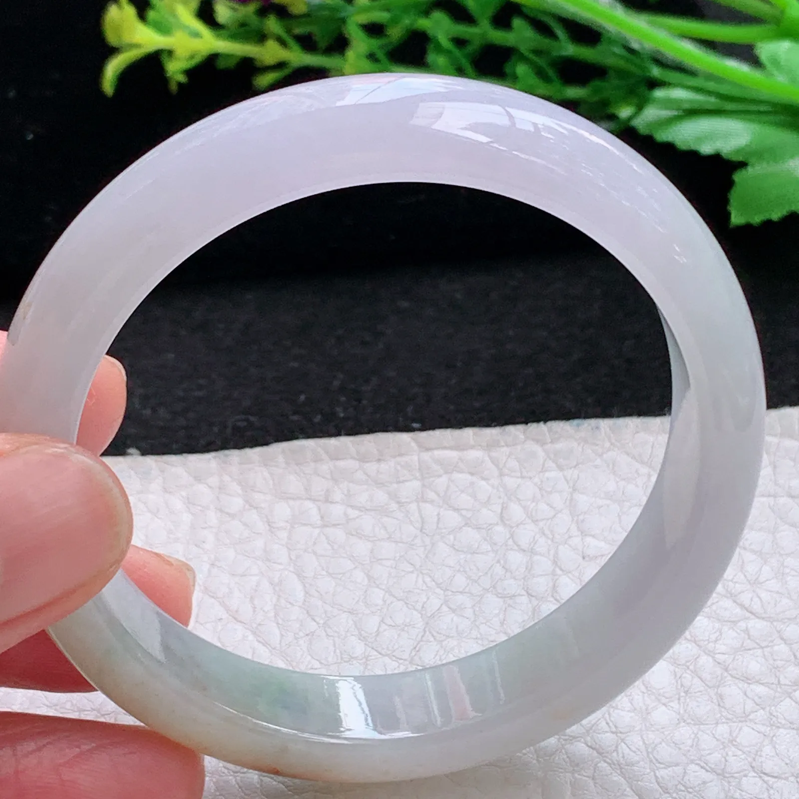 yw5自然光54*12*7.5平安镯 特色缅甸翡翠a货飘花秀气宽边玉手镯 玉手环