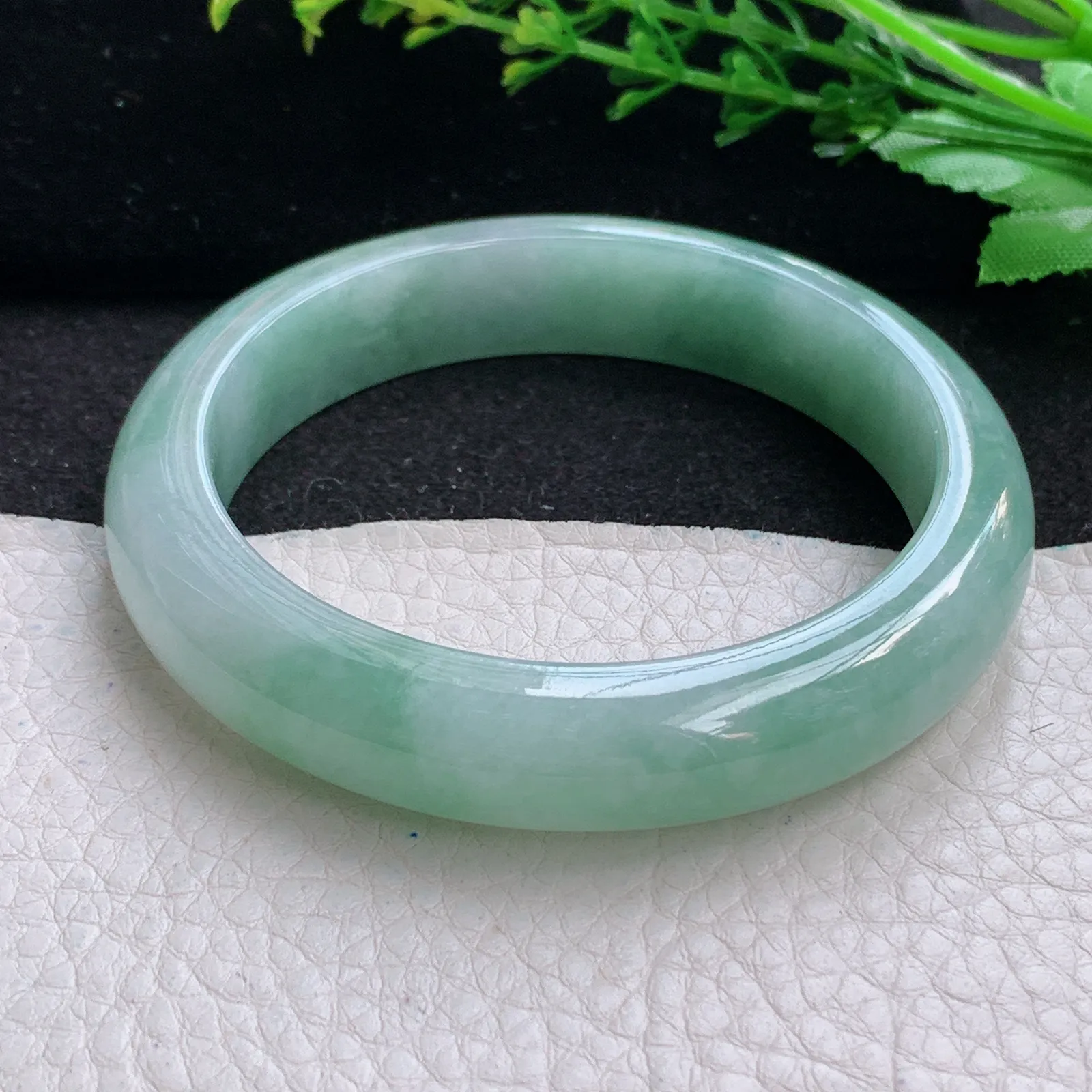 yw5自然光58.5*12.6*8.8平安镯 天然缅甸翡翠a货清新宽边玉手镯 玉手环